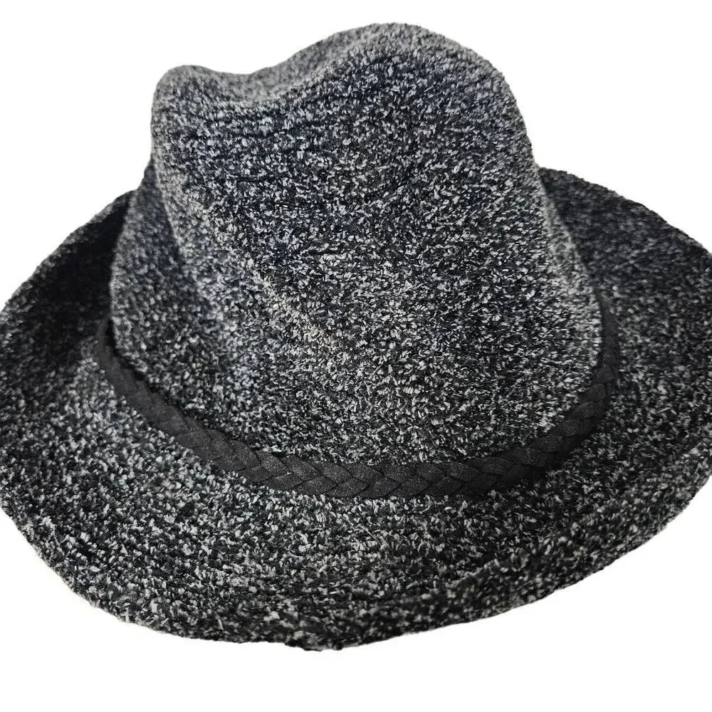 Jaclyn Smith hat - Picture 3 of 5
